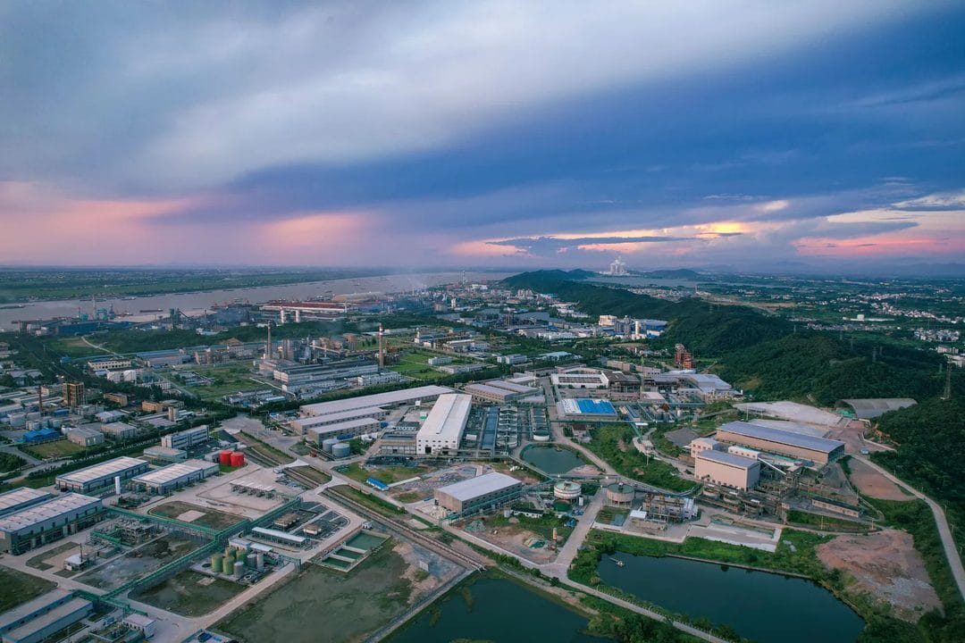 中国8月官方制造业PMI回升至49.8%，连续两个月处于收缩区间